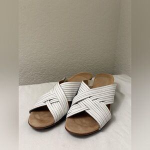 Munro Kelsey White Leather Slide Sandals Crisscross Woven Vamp Contoured Footbef